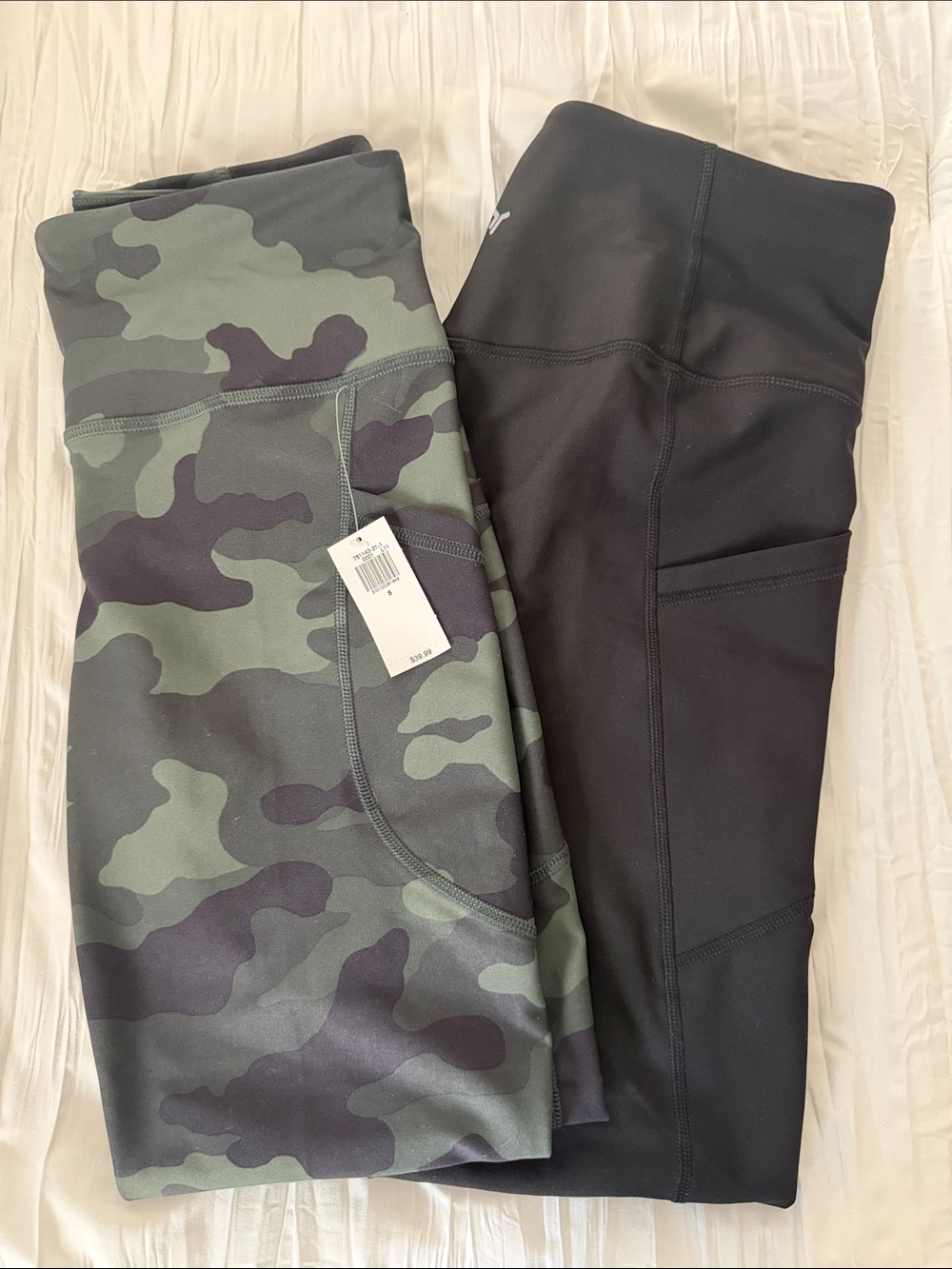 Old Navy Women’s High-Waisted PowerSoft 7/8 Pocket Leggings - Black & Green Camo